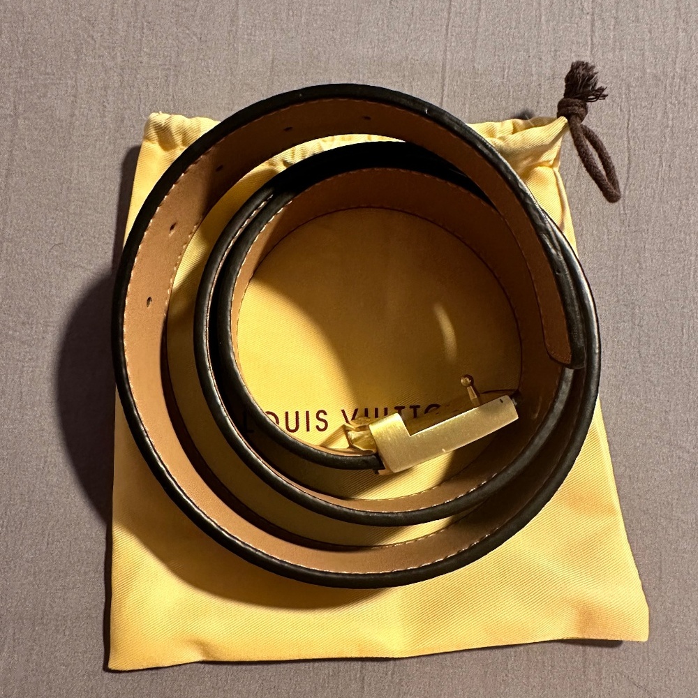 Black and gold belt